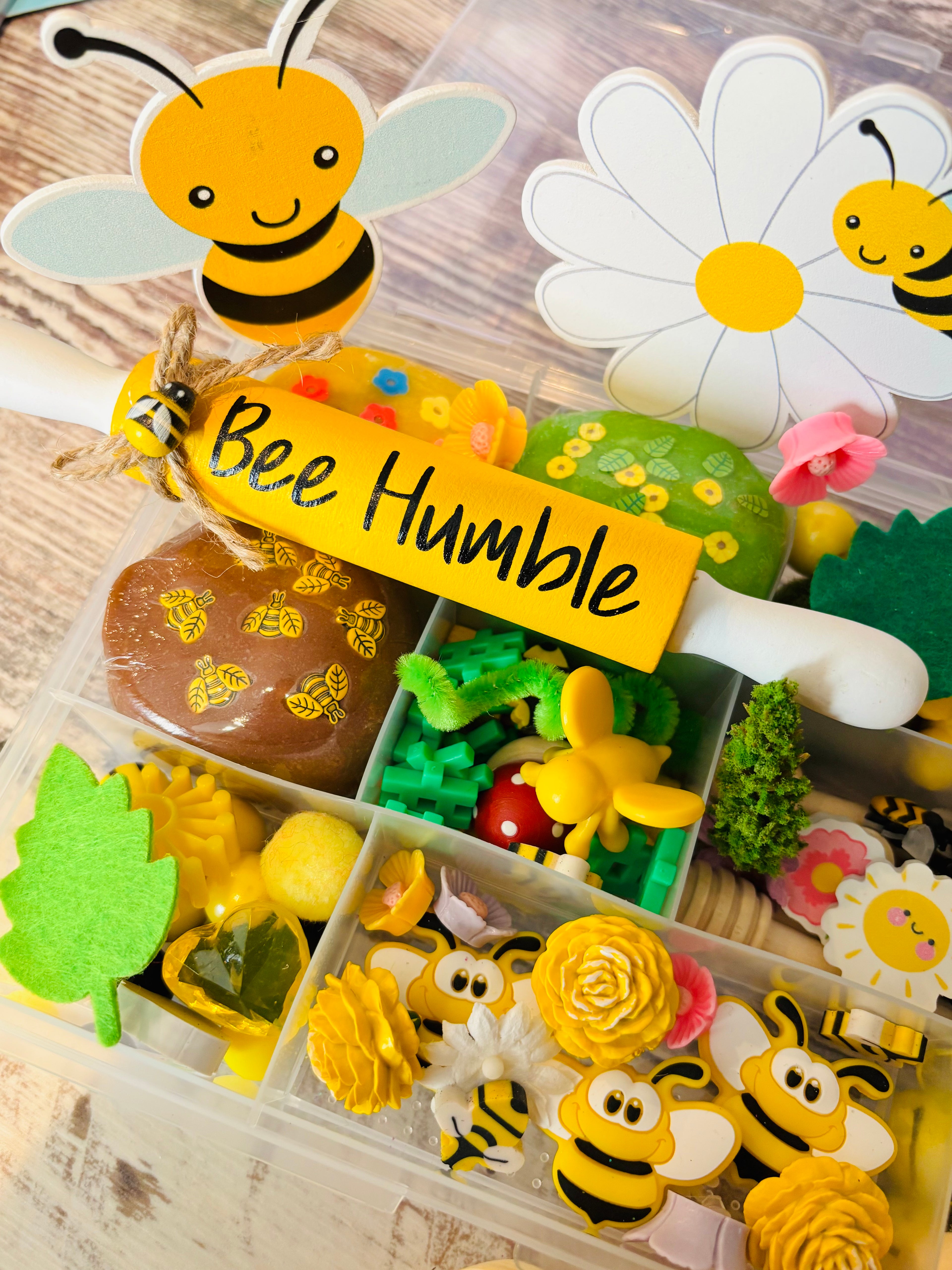 Small Bees Play-Dough Sensory Kit